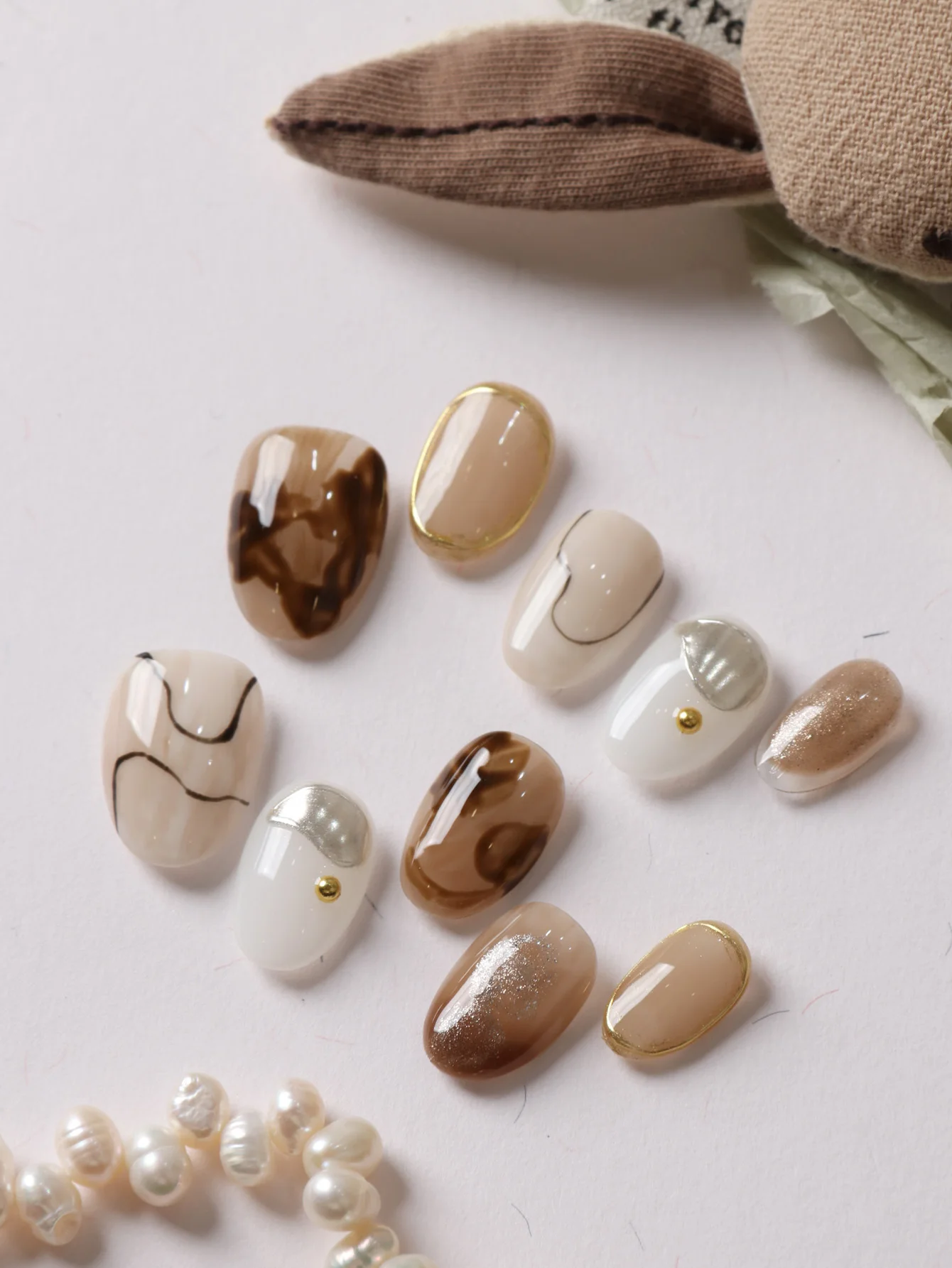 10Pcs Press on Nails Short Brown Halation Fake Nails Includes 1 Sheet of Adhesive Tabs & 1 Pc Mini File