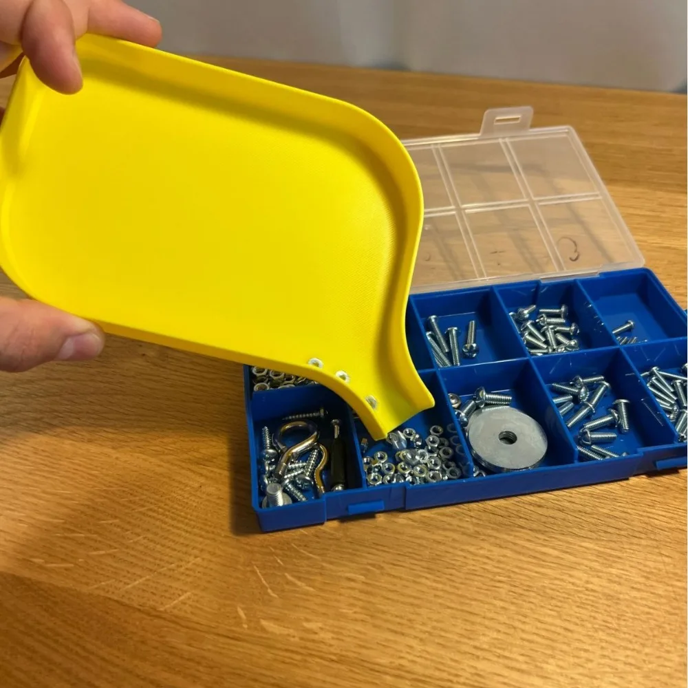 Durable Plastic Funnel Tray with Barrier Plug Anti Slip Sorting Tray Dispensing Organizer Small Items Storage