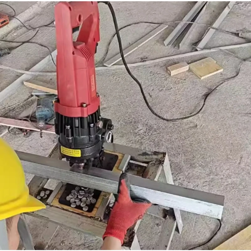 

Высококачественный электрический гидравлический переносной пробивной станок для угловой стали и нержавеющей стали