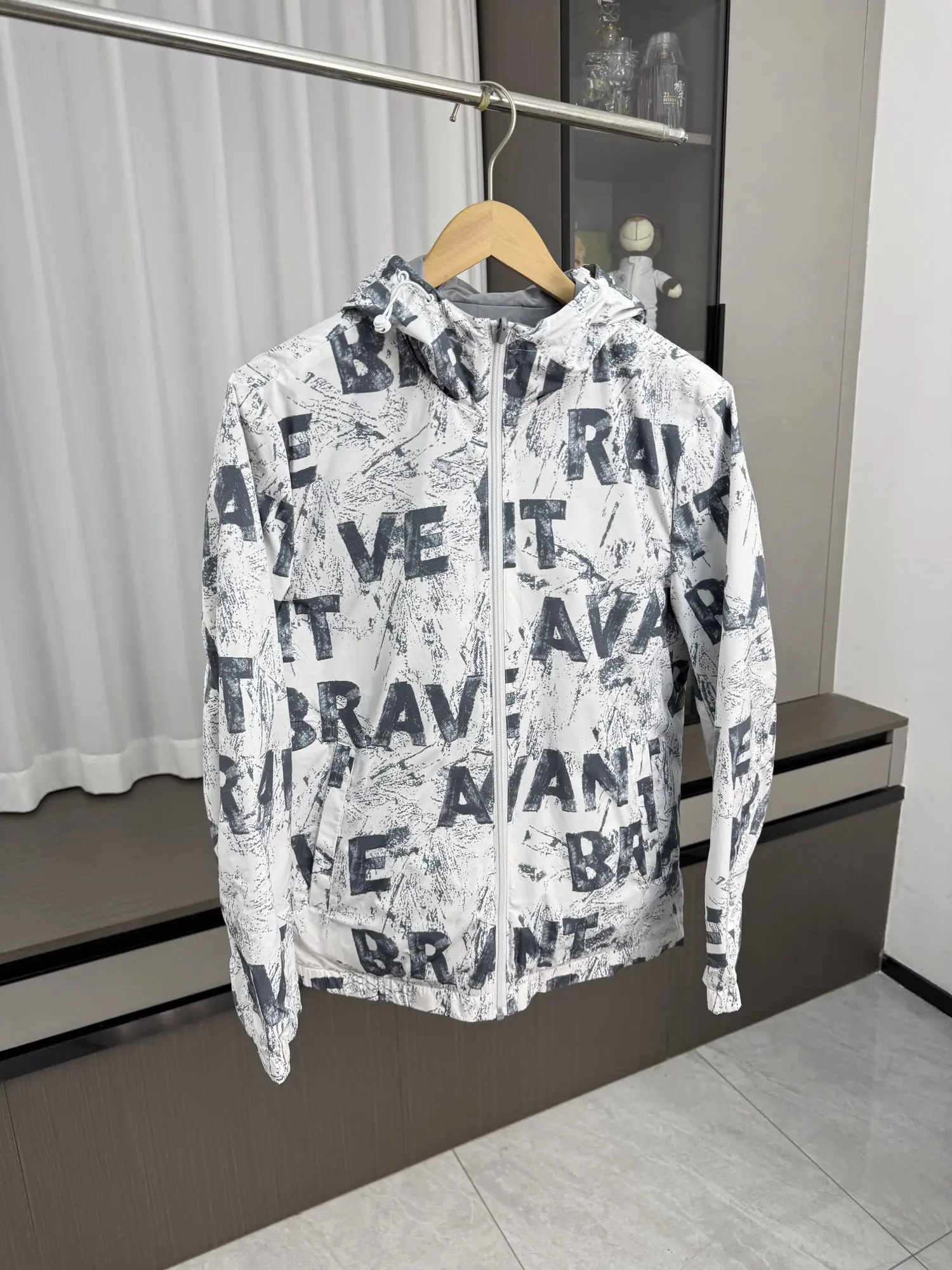 

Casual Spor Men's Jaet Hooded Windproof Versatile Printed Outerwear Stand Fit Long Sve Zipper Closure Urban Faion