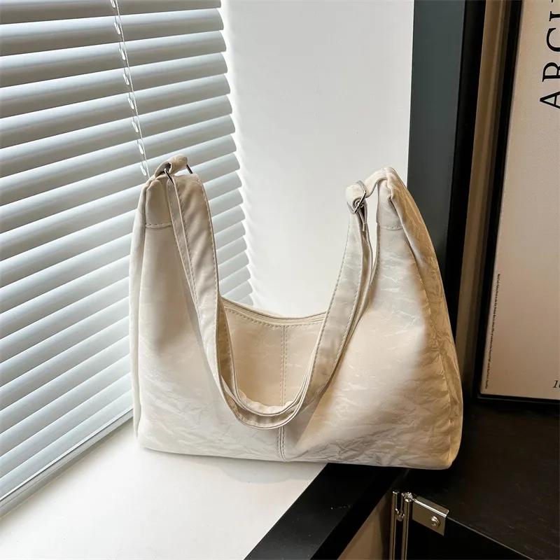 Casual soft surface large-capacity bag women's new trendy and fashionable commuter bag