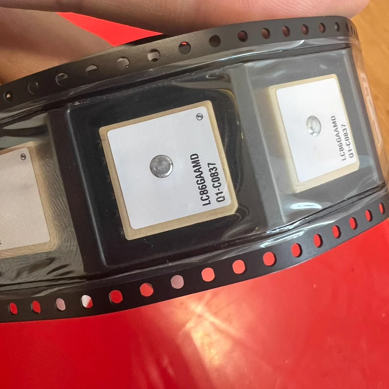 

GNSS positioning module LC86G supports GPS Beidou embedded antenna module instead of L80-M39