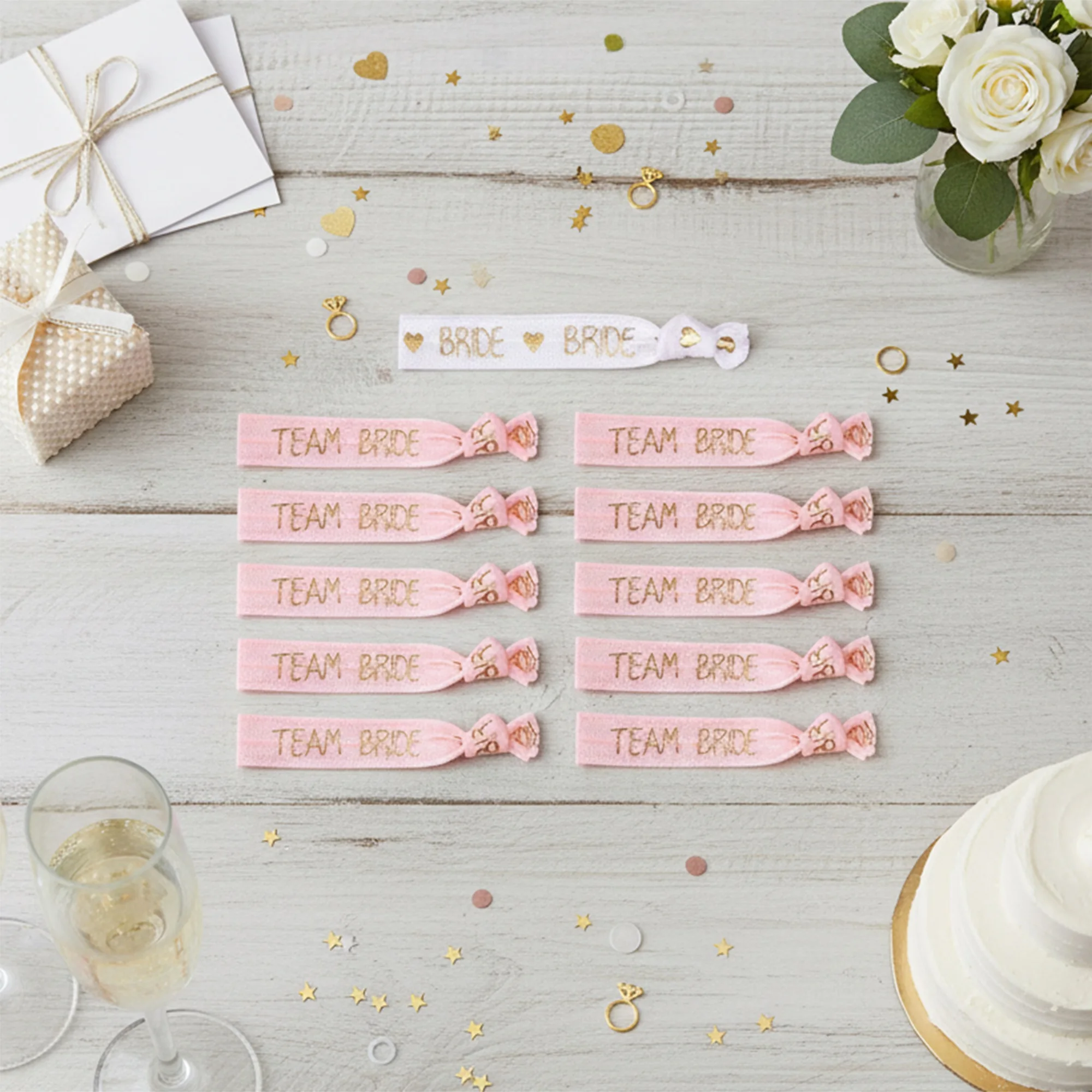 우아한 금박 처녀 파티 팔찌 반짝이는 탄성 리본 팔찌 맞춤형 글자 포함 특별한 행사용