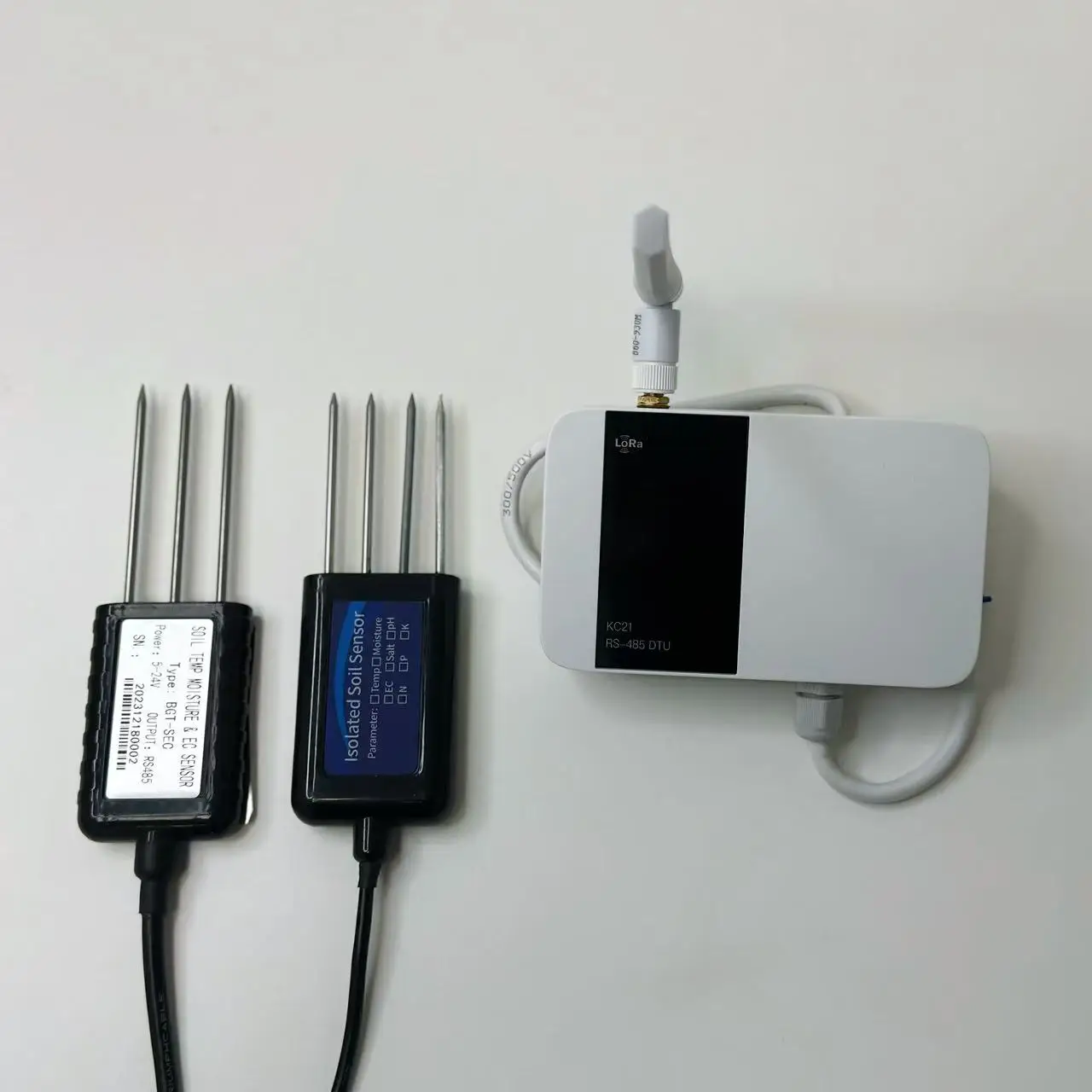 

CE 3-in-1 Soil Sensor (Moisture/Temp/EC) with LoRaWAN & Data Logger, RS485/4-20mA