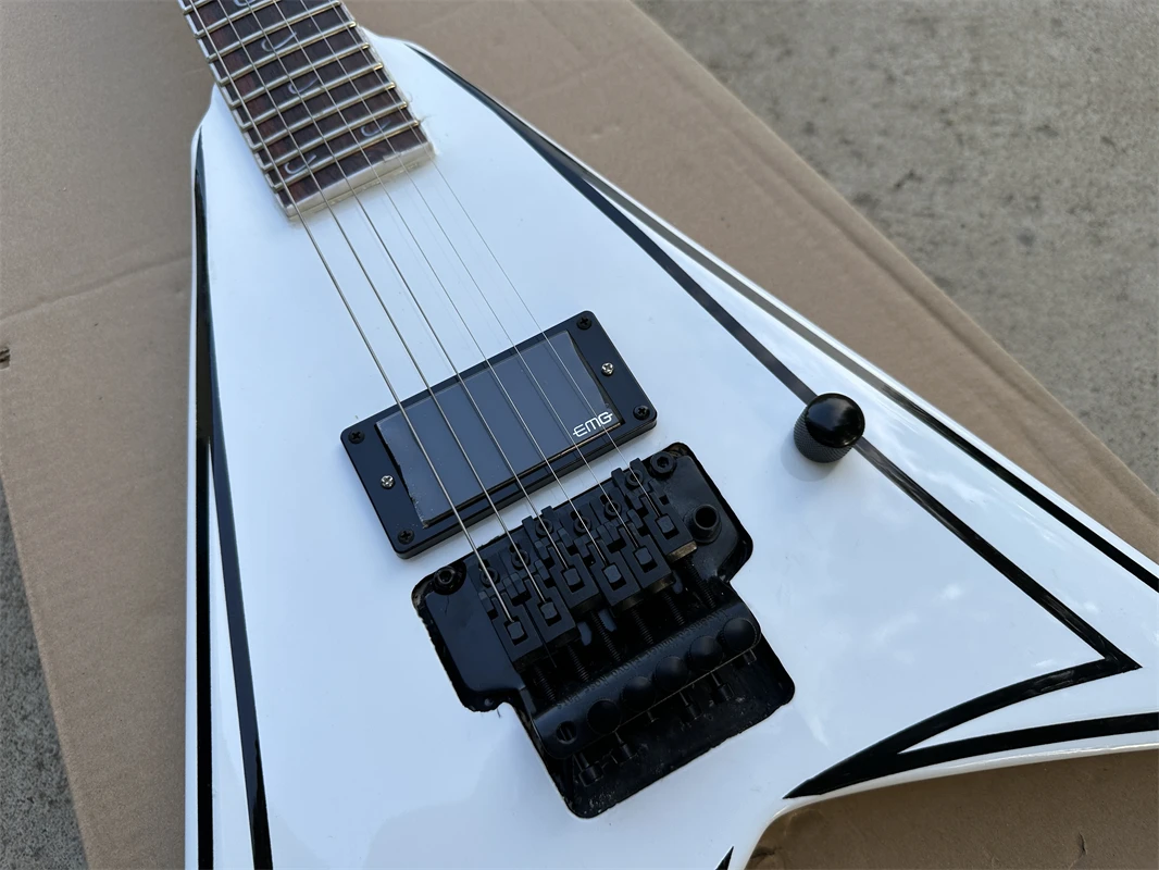 Factory white Left Handed Right Handed V Shape 6 Strings Electric Guitar Rosewood Fretboard black Hardwares Customizable