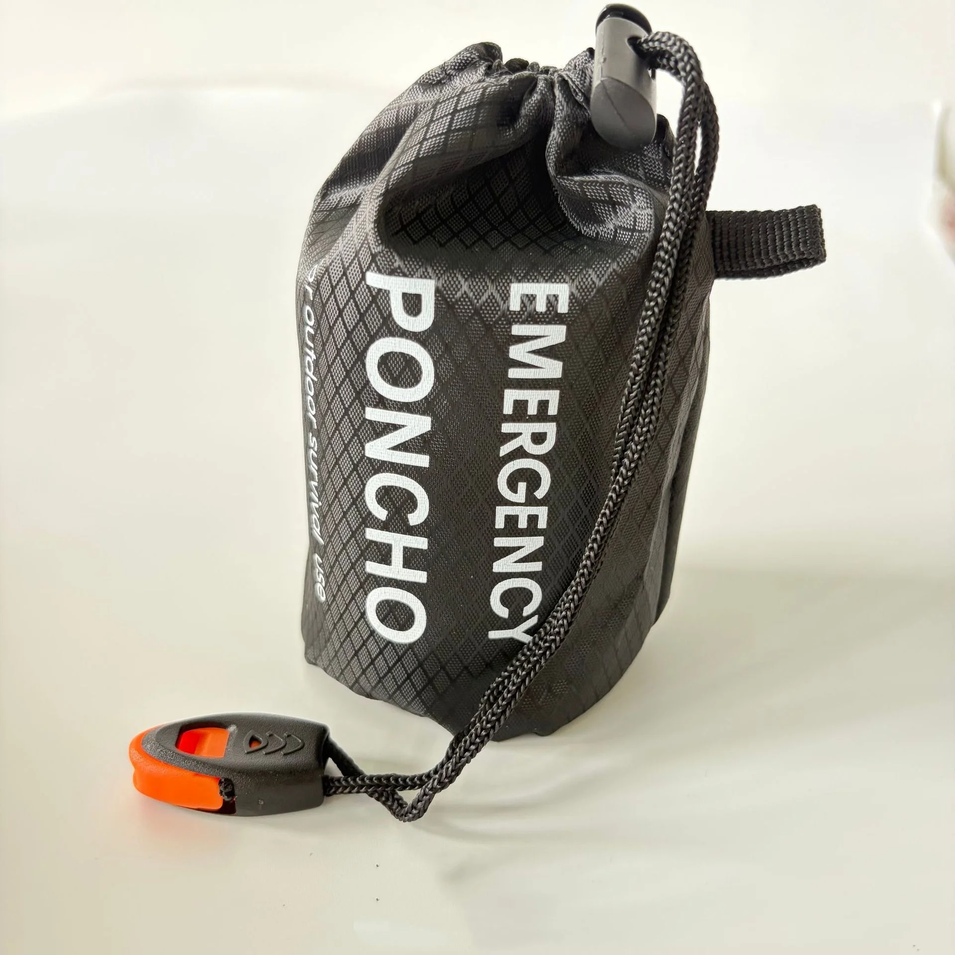 휴대용 포켓 우비 2/1개 세트, 호루라기와 보관 가방 - Cycling Gear Essentials 리뷰 및 가격