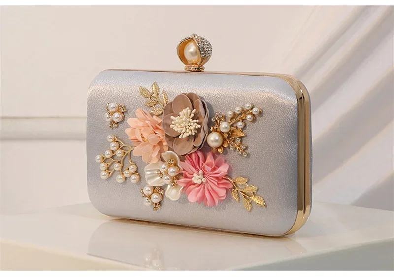 2023 New Hot Women Handmade Flowers Evening Bags Banquet Dinner Purse Party Dinner Purse 4 Colors Drop Shipping