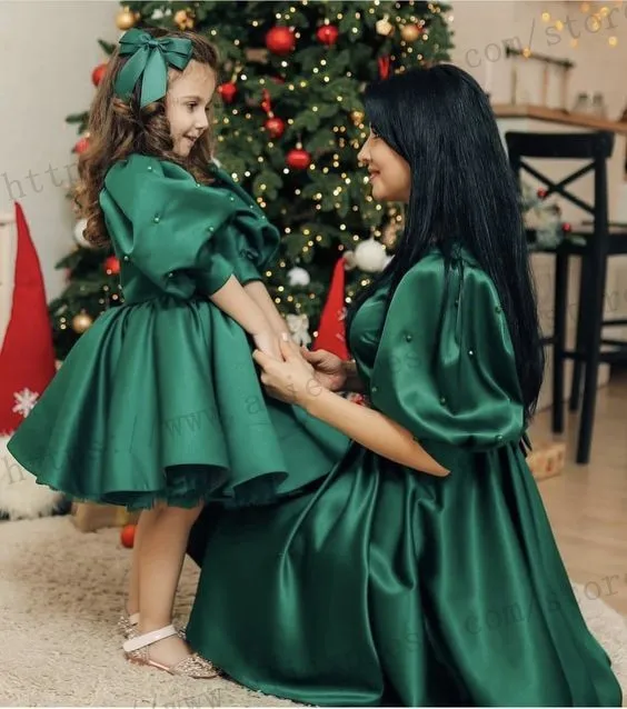 Dark Green Short Mum and Me Party Dress Satin Puffy Half Sleeve Scoop Birthday Dresses for Photoshoot 2024 New