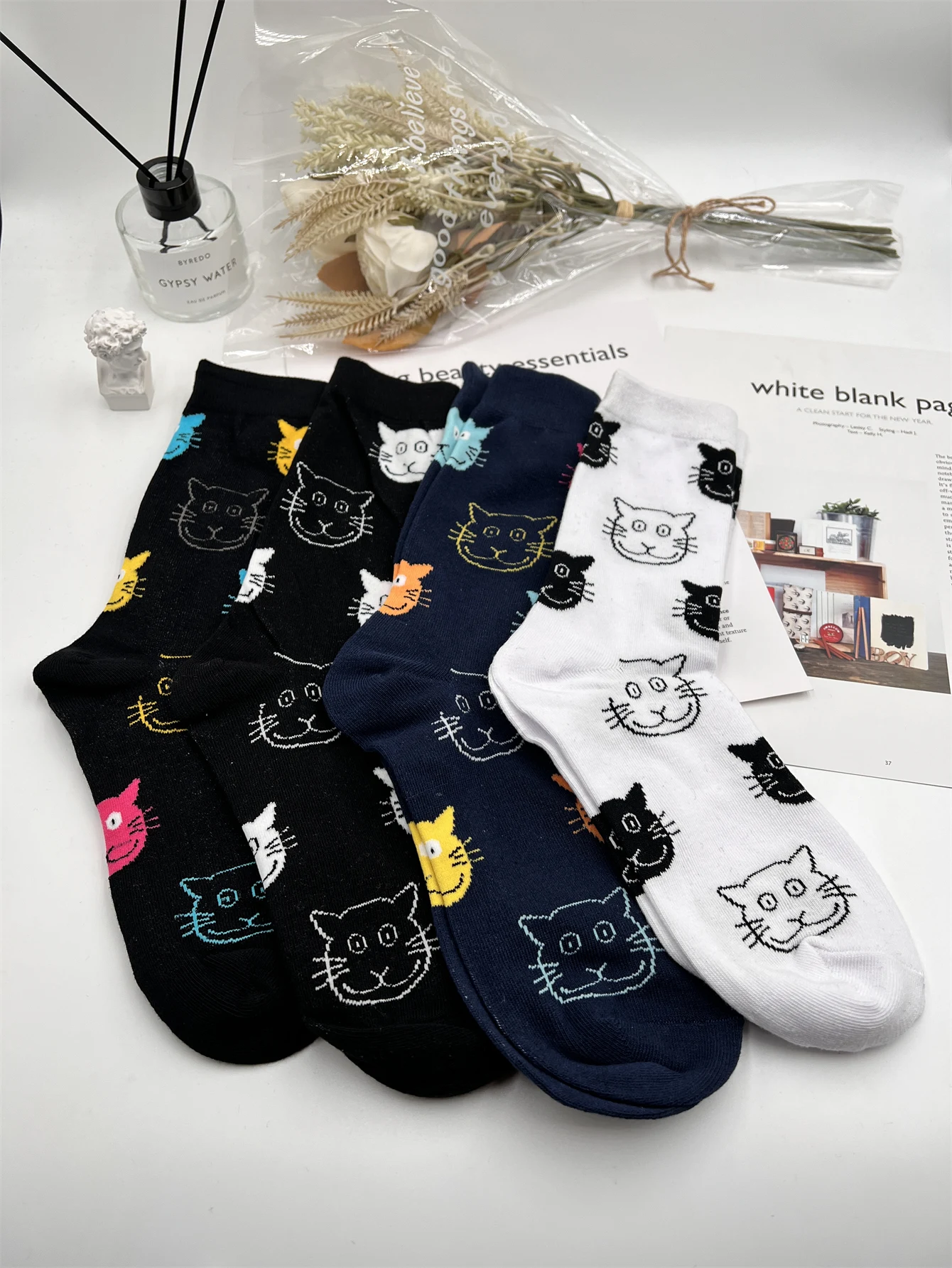 Colorful Cotton Socks Women Fashion Cute Korean Harajuku Cat Print Mid Length Women\'s Socks New Arrival Novelty Funny Socks