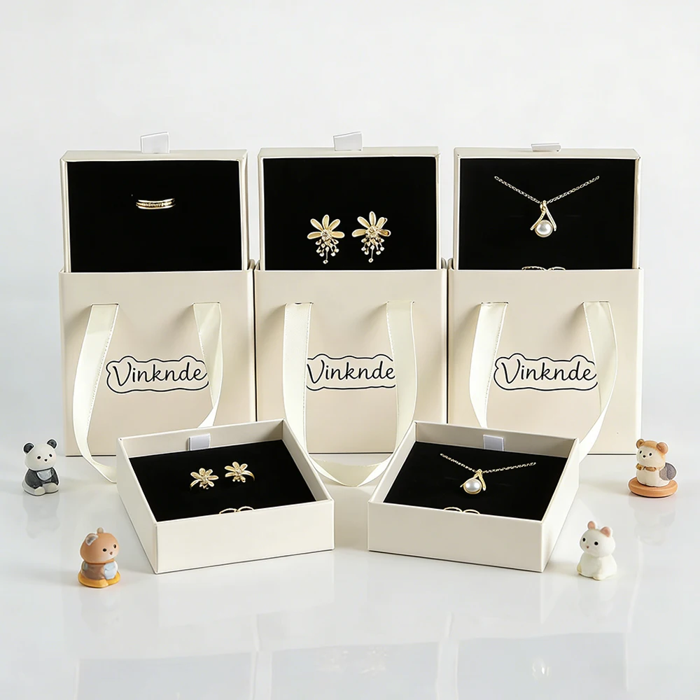 

100pcs Custom Jewelry Box 9x9x3.2cm Luxury Cardboard Drawer Storage Box with Handle Necklace Ring Earrings Brooch Key Candy Box