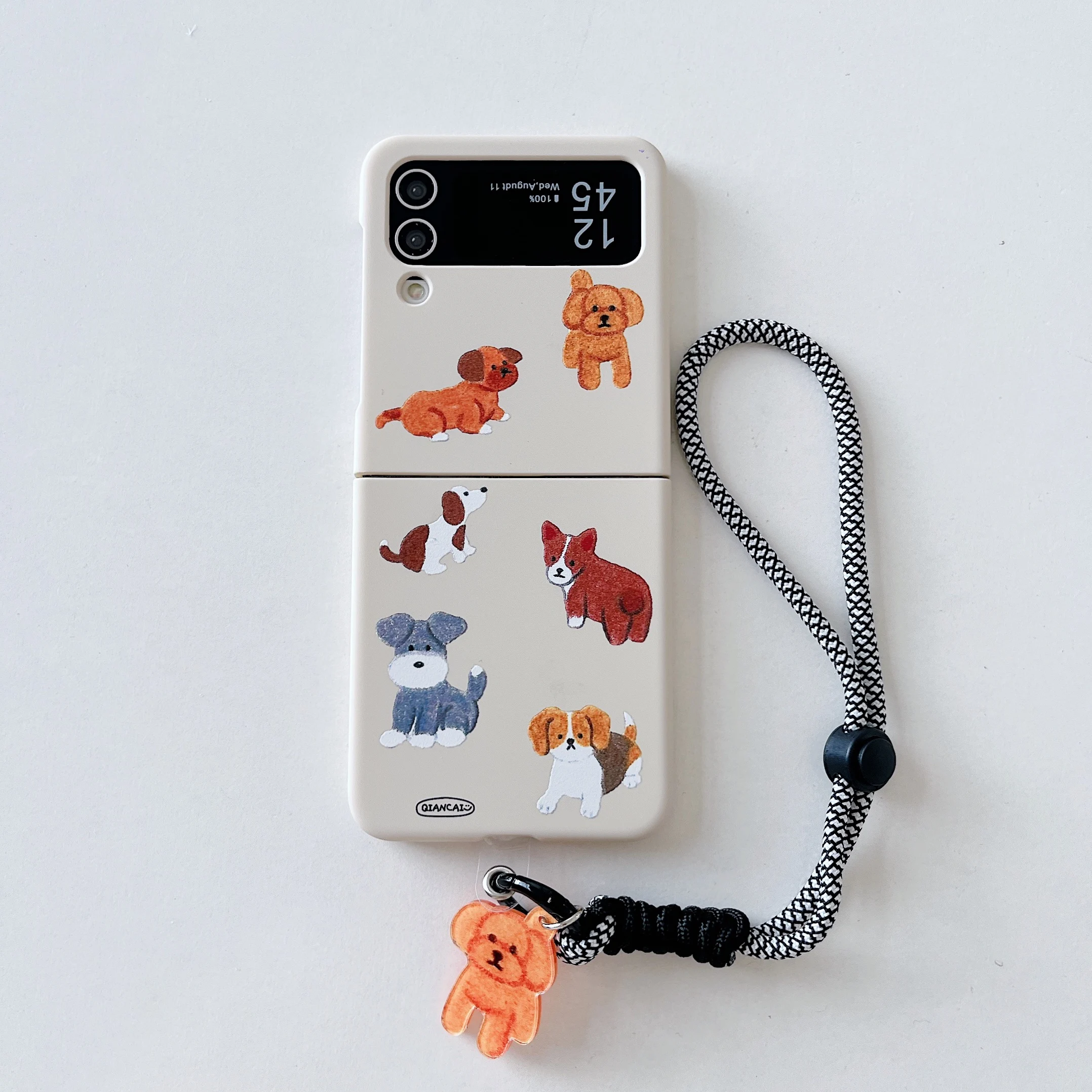 2024 New relif cartoon dog cat bracelet ins pc hard shockproof phone case for samsung galaxy z flip 3 4 5G flip3 flip4 capa