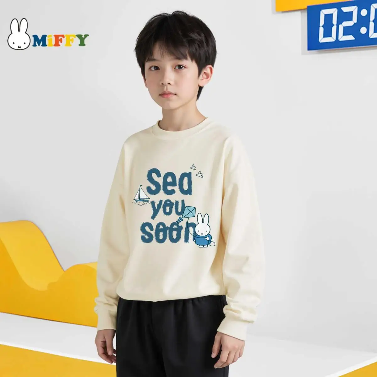 

Толстовка с капюшоном для мальчиков с мультяшным принтом Miffy, детский белый круглый вырез, крутой и красивый осенний наряд, модный топ для мальчиков