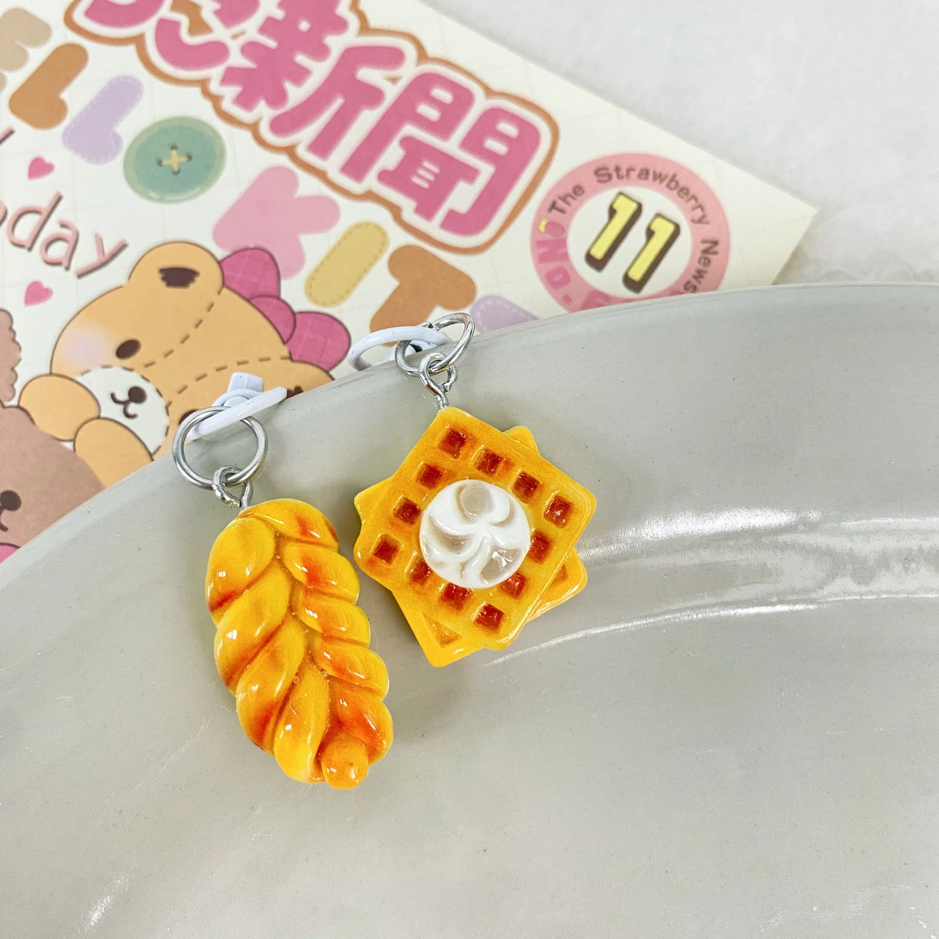 Cute Bread Resin Cabochon Charms Keychain Creative Mini Cake Decor Keyrings Craft DIY Jewelry Gift Backpack Pendant Accessories