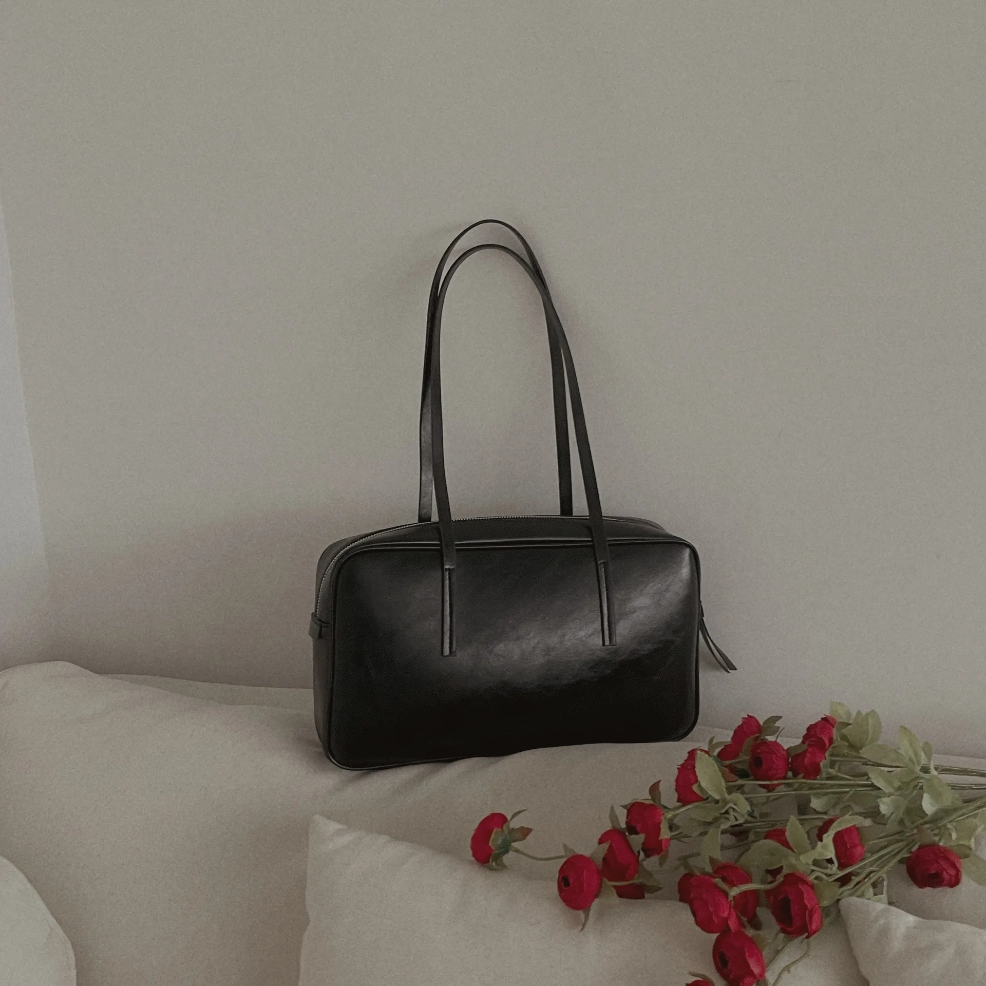 Withered French Fashion Medieval Style Retro Texture Oil Wax Cowhide Underarm Bag Boston Bag Large Capacity Shoulder Bag Women