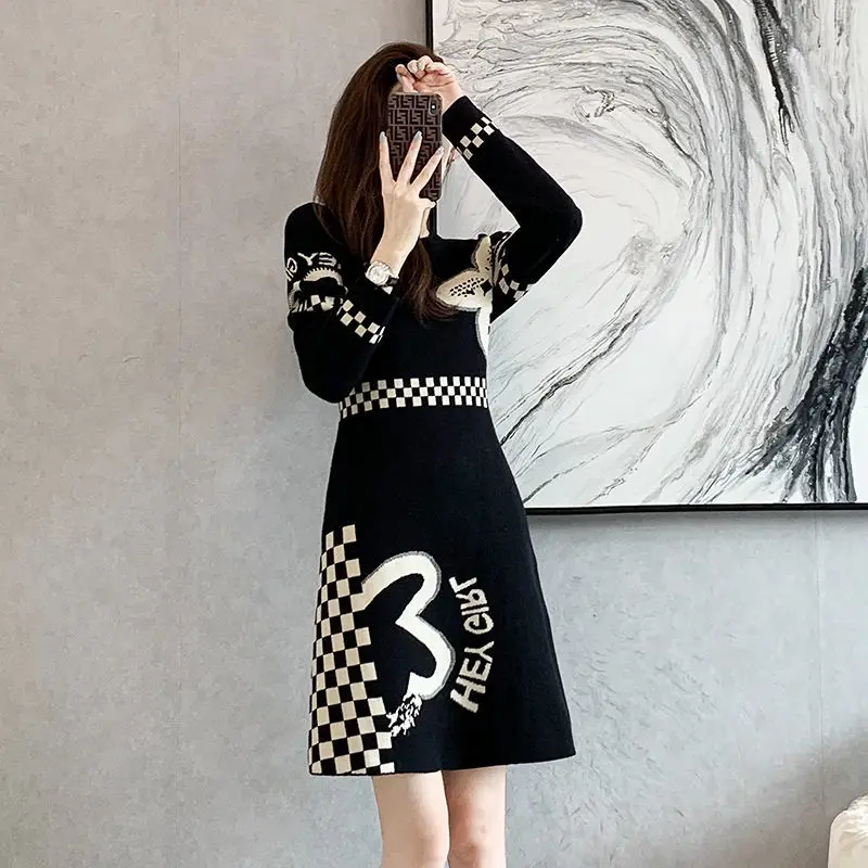 Women Clothing Trend Plaid Knitting O-neck Long Sleeve Dresses Winter Elegant Letter Slim Pullover Knitted Dress Femme Fashion