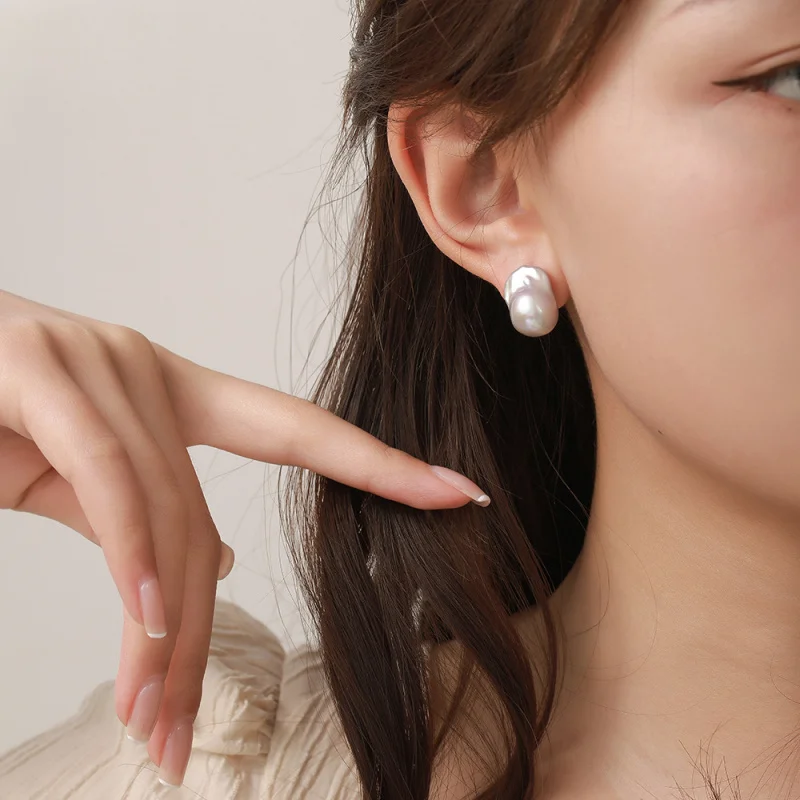 Pearl Stud Gray Small Size Fishtail Shaped Earrings 925 Silver Needle
