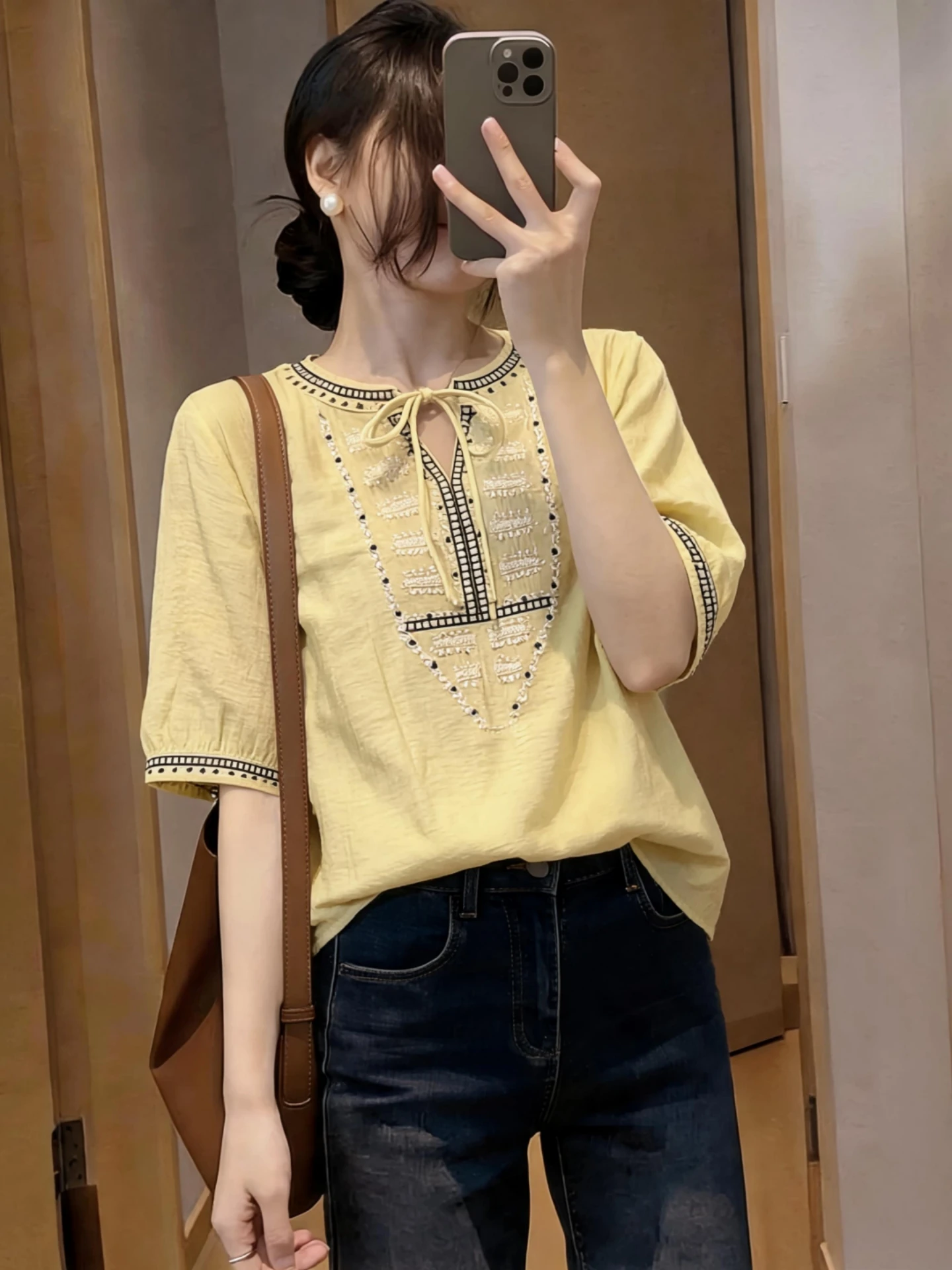 

Slimming V-Neck Short Sleeve Embroidered Shirt Women's Summer New Style plus Size Tie Design Korean Version Base Layer Top