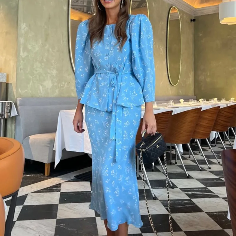 أزياء الخريف فضفاضة طباعة المرأة قطعتين مجموعة 2025 قميص أنيق طويل الأكمام مع تنورة طويلة عالية الخصر مجموعة ملابس الشارع النسائية