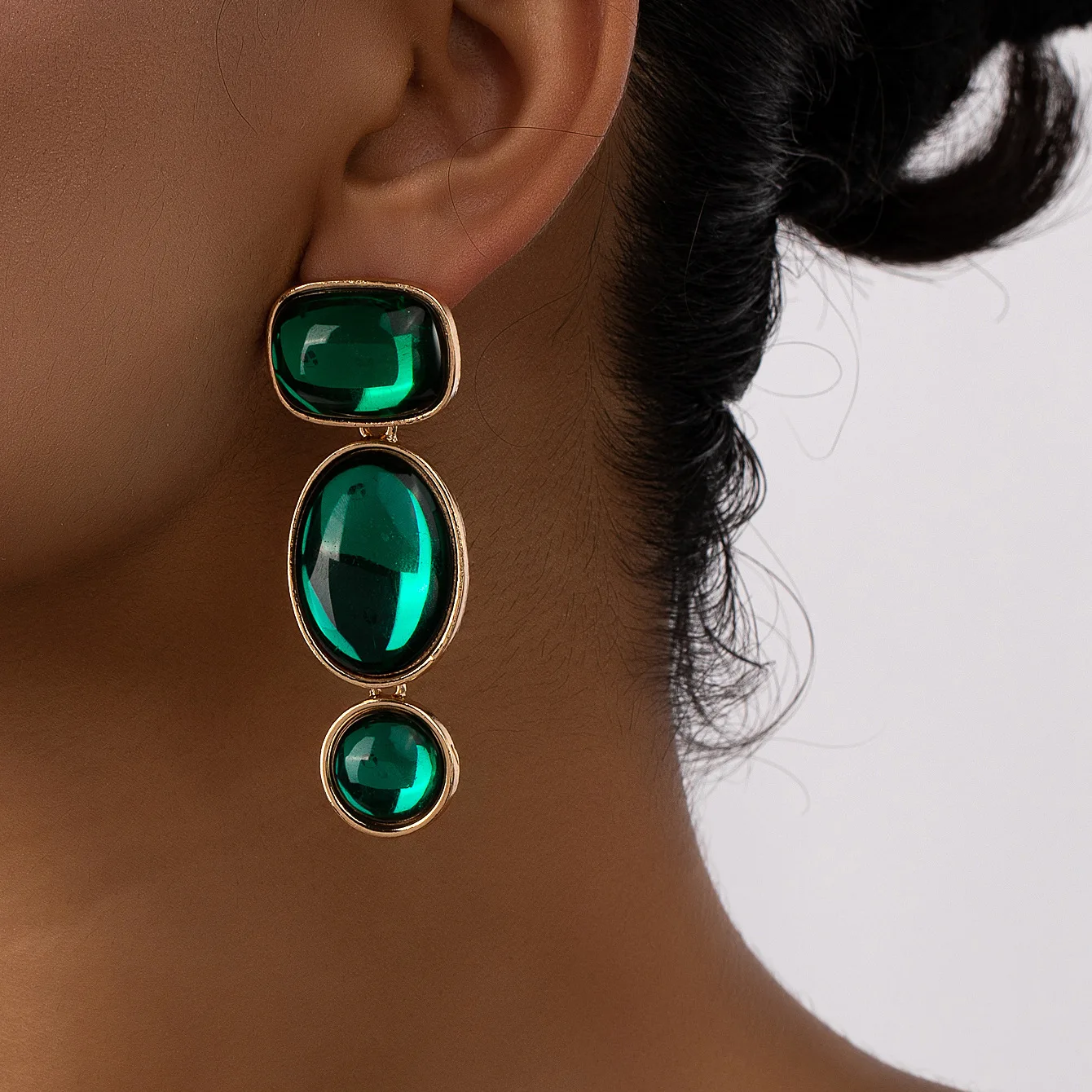 Light Luxury High-grade Sense of Green Glass Stone Earrings Small Personality Cold Wind Earrings Wholesale