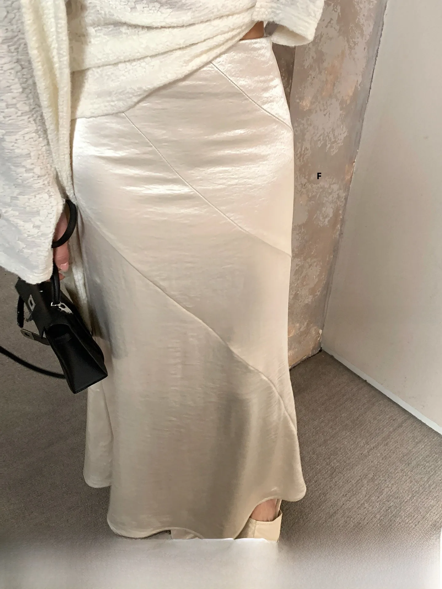 

Gv Great White Brother Elegant Fish Tail Half Skirt Spring New Style Versatile Women's Skirt Standard Edition Tailored Fabric