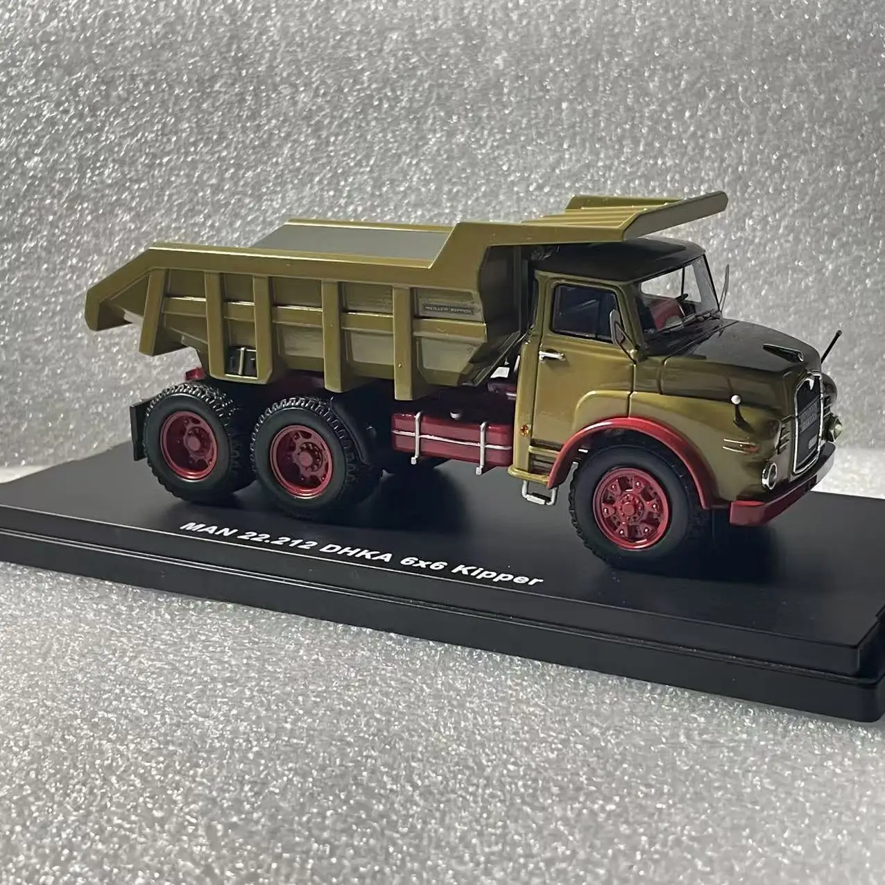 1:50 Scale Classic Simulation Resin Engineering Transport TruckMan 22.212 DHKA 6X6 Kipper Dump Truck Fan Gift Souvenir