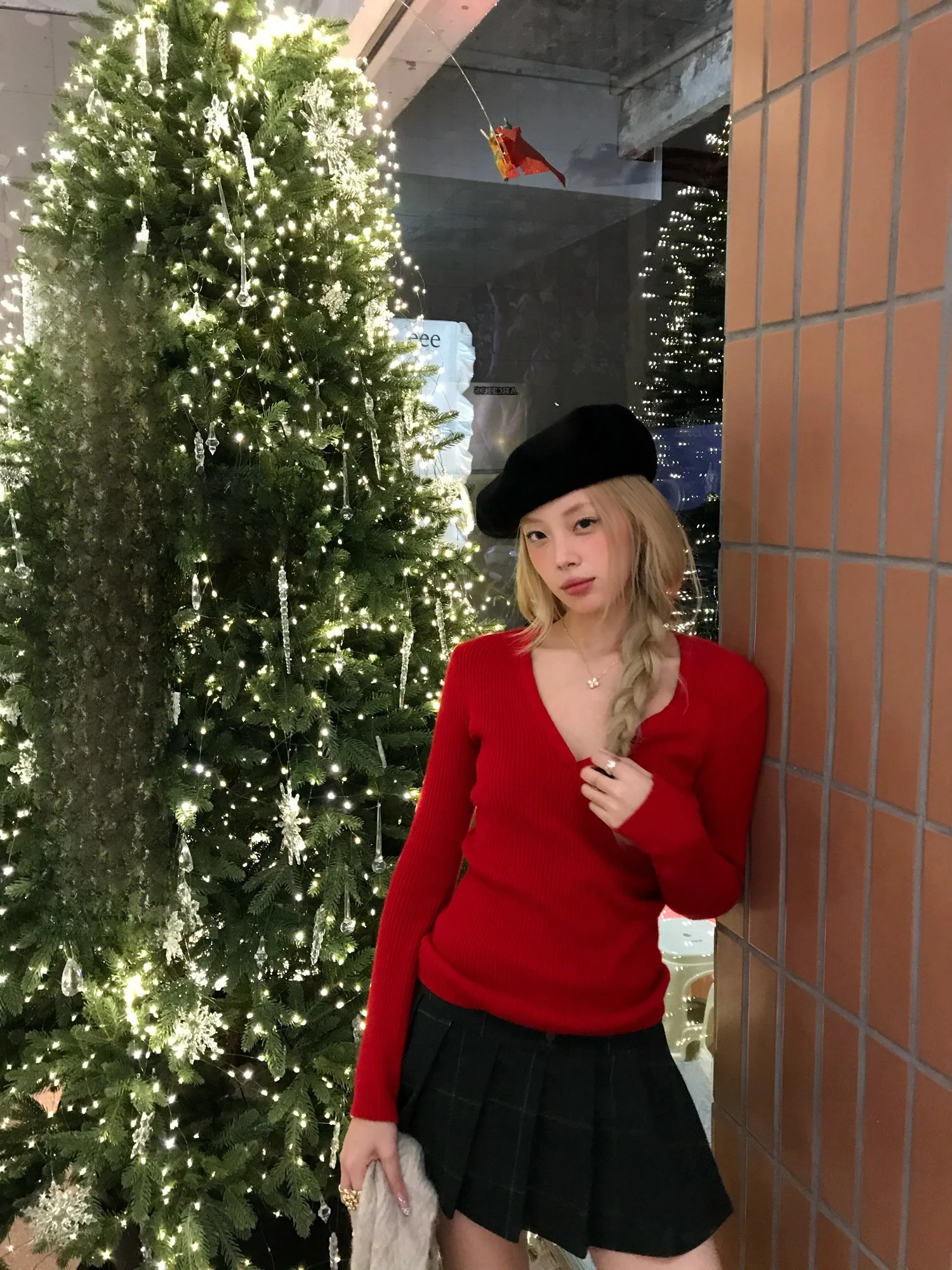 

Красный вязаный свитер с V-образным вырезом для женщин, облегающий, для ношения под одеждой, зимний, модный, повседневный, комфортный, мягкий, из акриловой смеси, с длинными рукавами