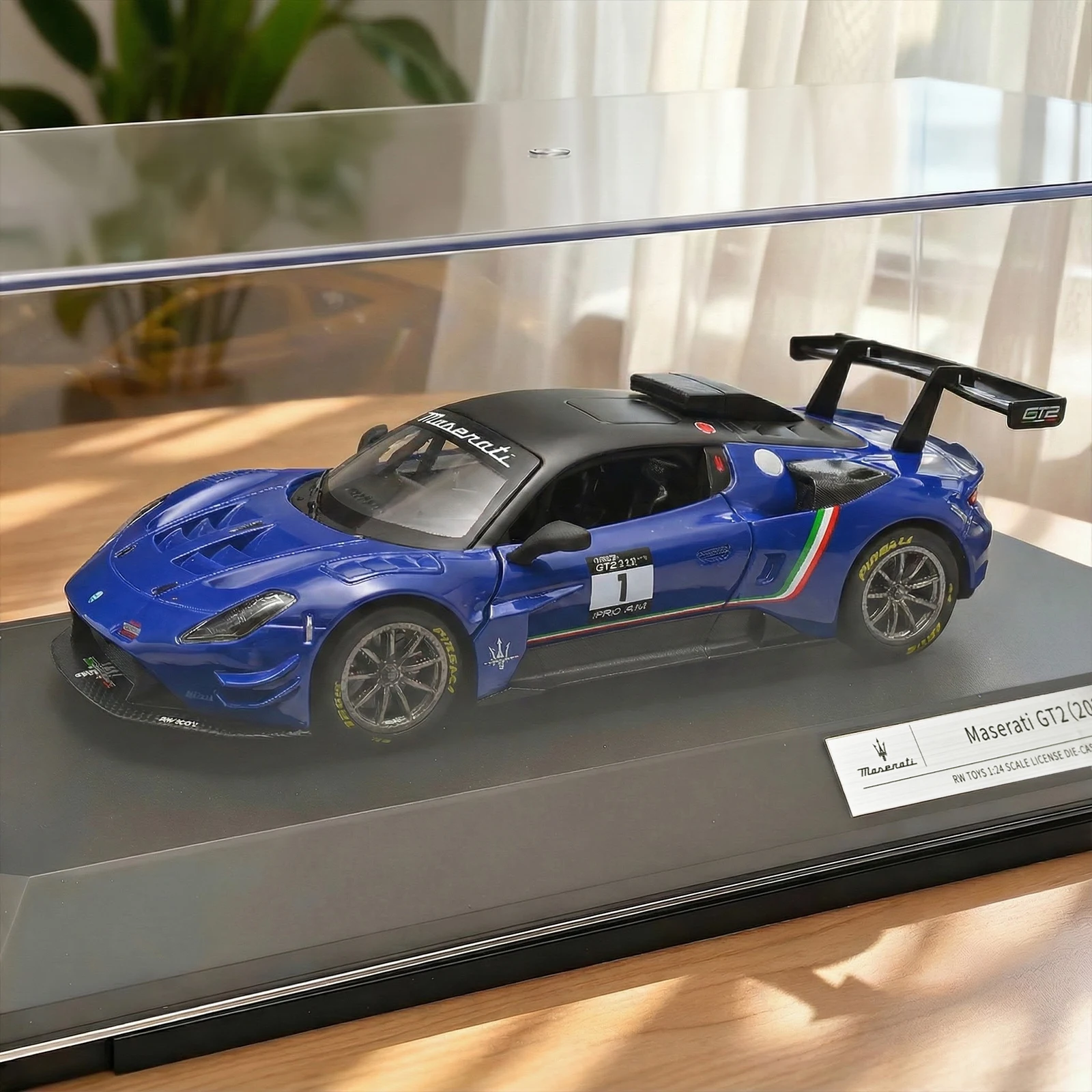 

Модель автомобиля Maserati MC20-GT2 из сплава, масштаб 1/24, имитация гоночного автомобиля с большим спойлером, коллекционная игрушка, украшение, подарок на день рождения