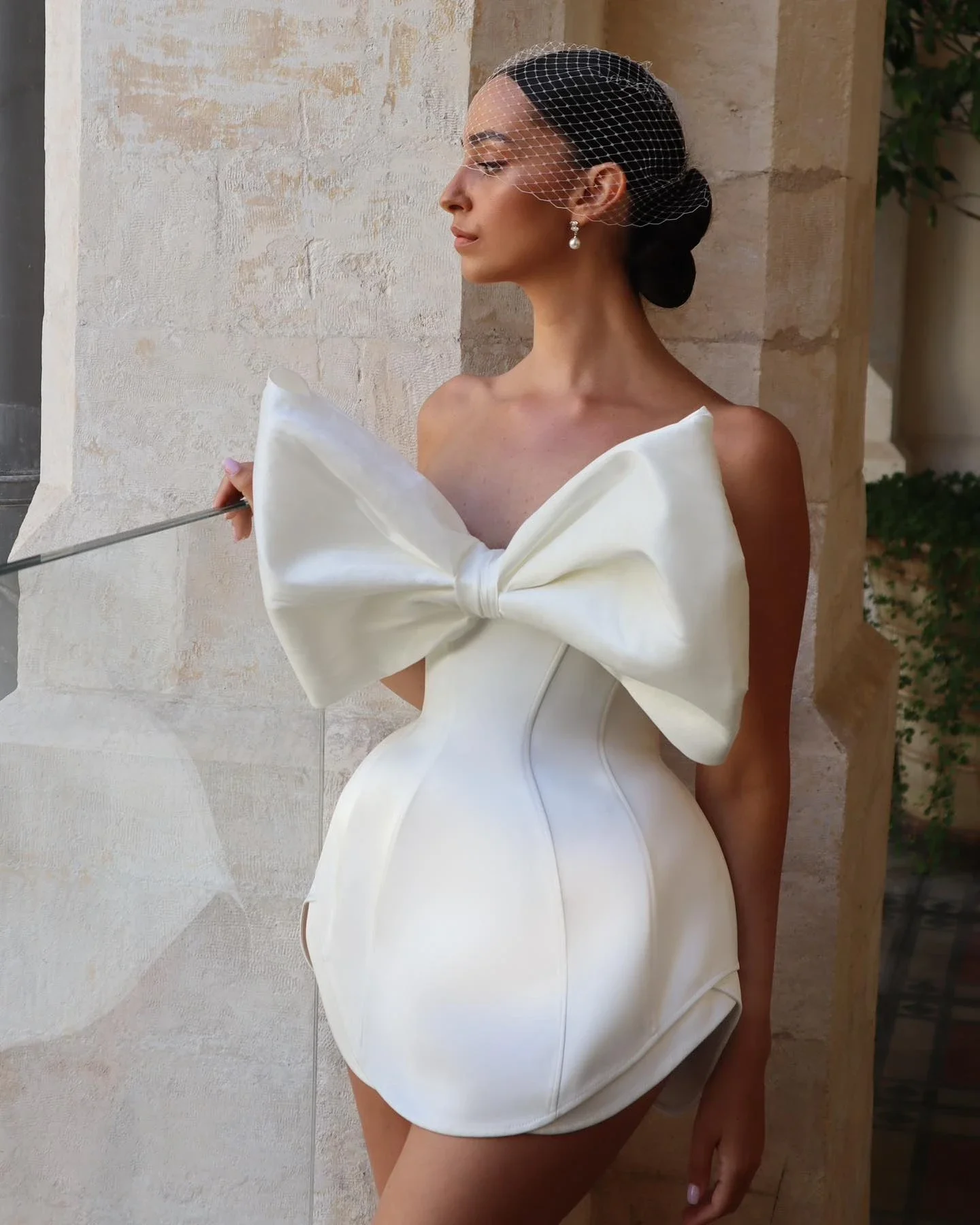 

Customized New Mini Short White Wedding Party Dress Sexy Strapless Backless, Large Bow, Formal Bride's Princess Wedding Dress