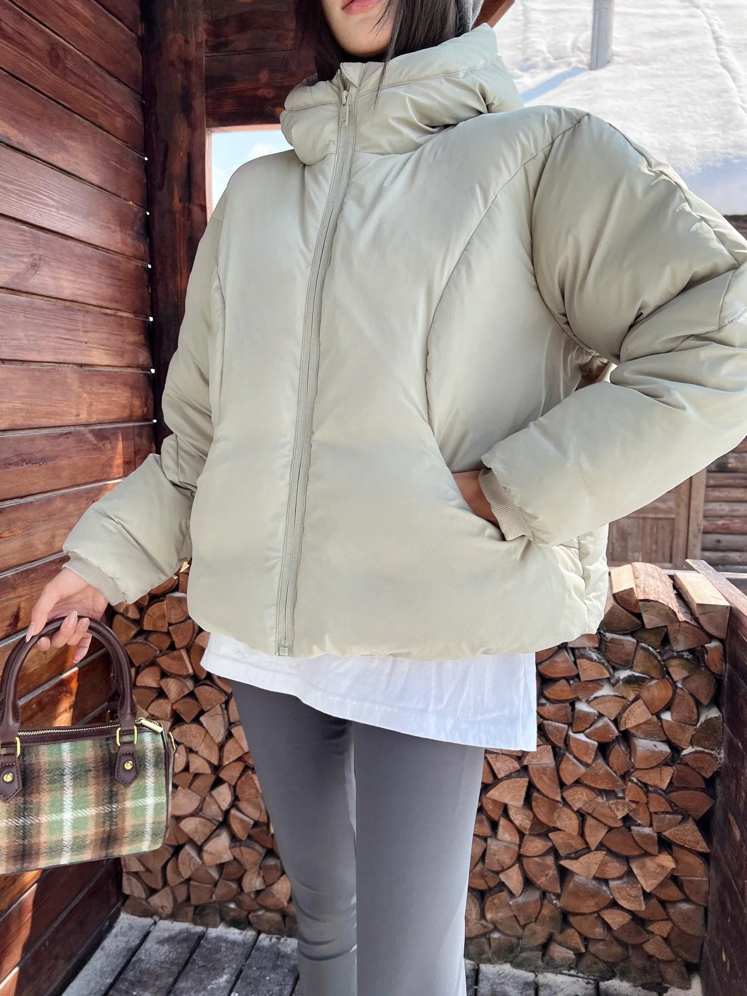 2024 Autumn/Winter New Women's Premium Down Jacket Fashionable, Exquisite, Loose Contour Hooded, Bread Down Jacket