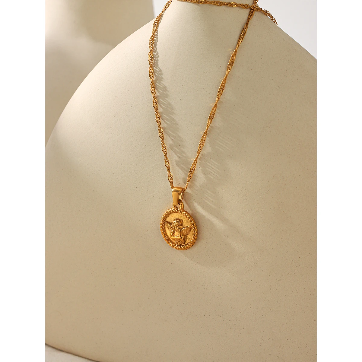 Gold Plated Stainless Steel Water wave Chain Necklace Round Angel Pendant Choker For Women Collares Para Mujer Daily Jewelry