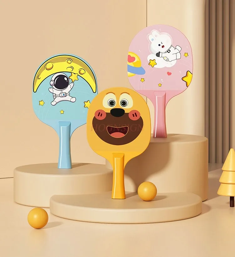 Entrenador de tenis de mesa colgante para niños, herramienta de autoentrenamiento con Control remoto para el hogar y interiores, pelota de soldado para práctica de bebé