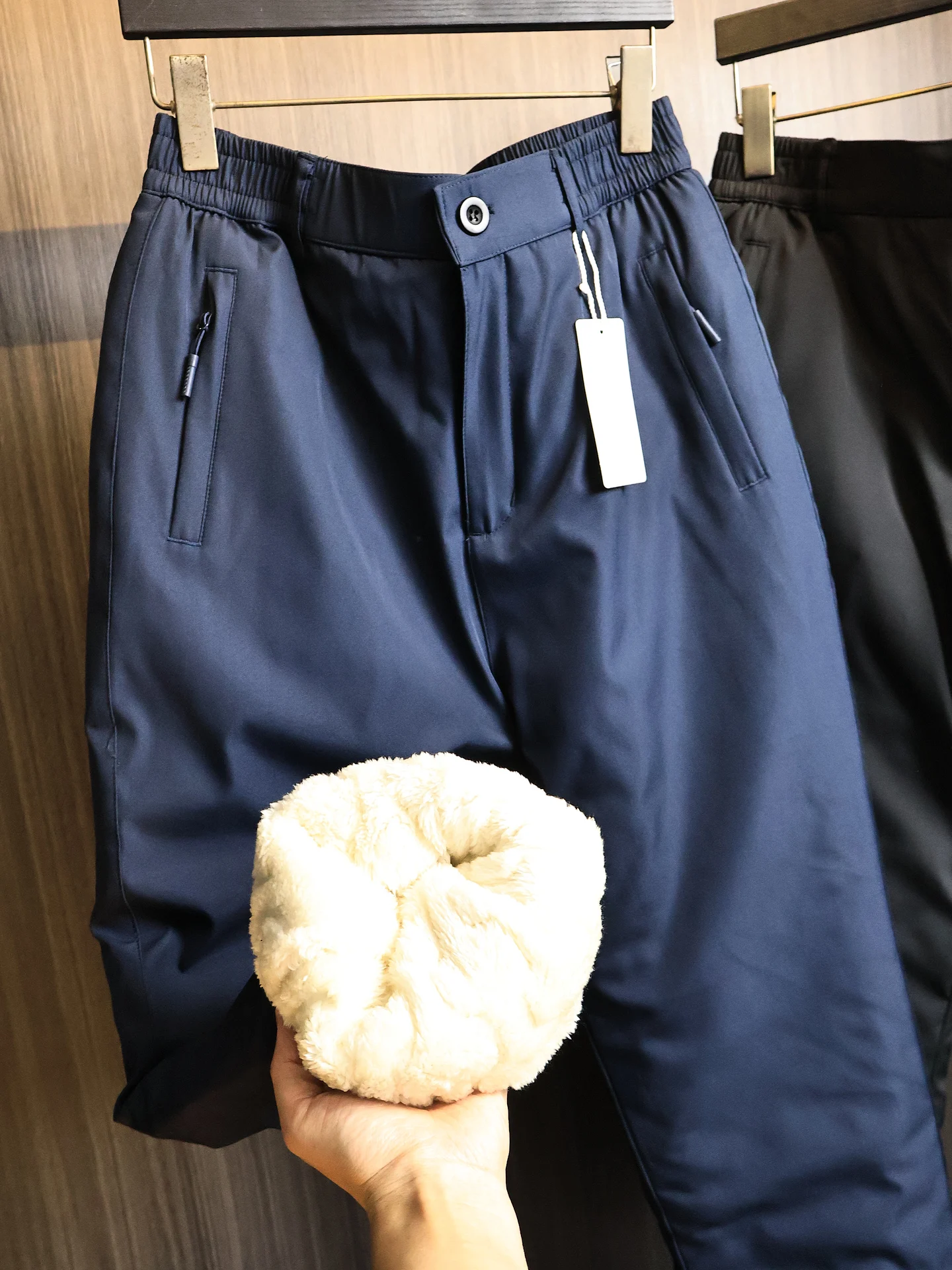 Men's Outdoor Winter Casual Pants Fleece Lined Soft  Straight Leg Anti Splash Trousers for Autumn And Winter Urban Outdo...