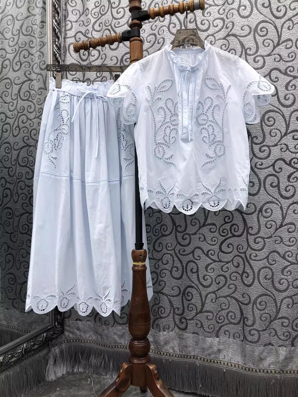 

Top Quality New Skirt Suits 2026 Summer Clothes Set Women Hollow Out Embroidery White Blue Tops+Elastic Waist Long Maxi Skirts