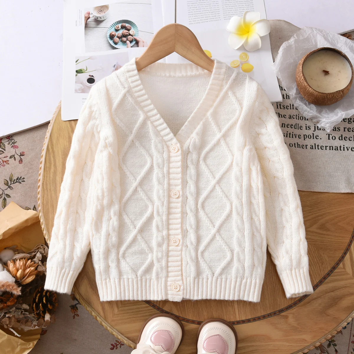 Girls' Casual Solid Color Fried Dough Twists Diamond V-Neck Long Sleeve Button Sweater Cardigan Suitable for Daily Leisure