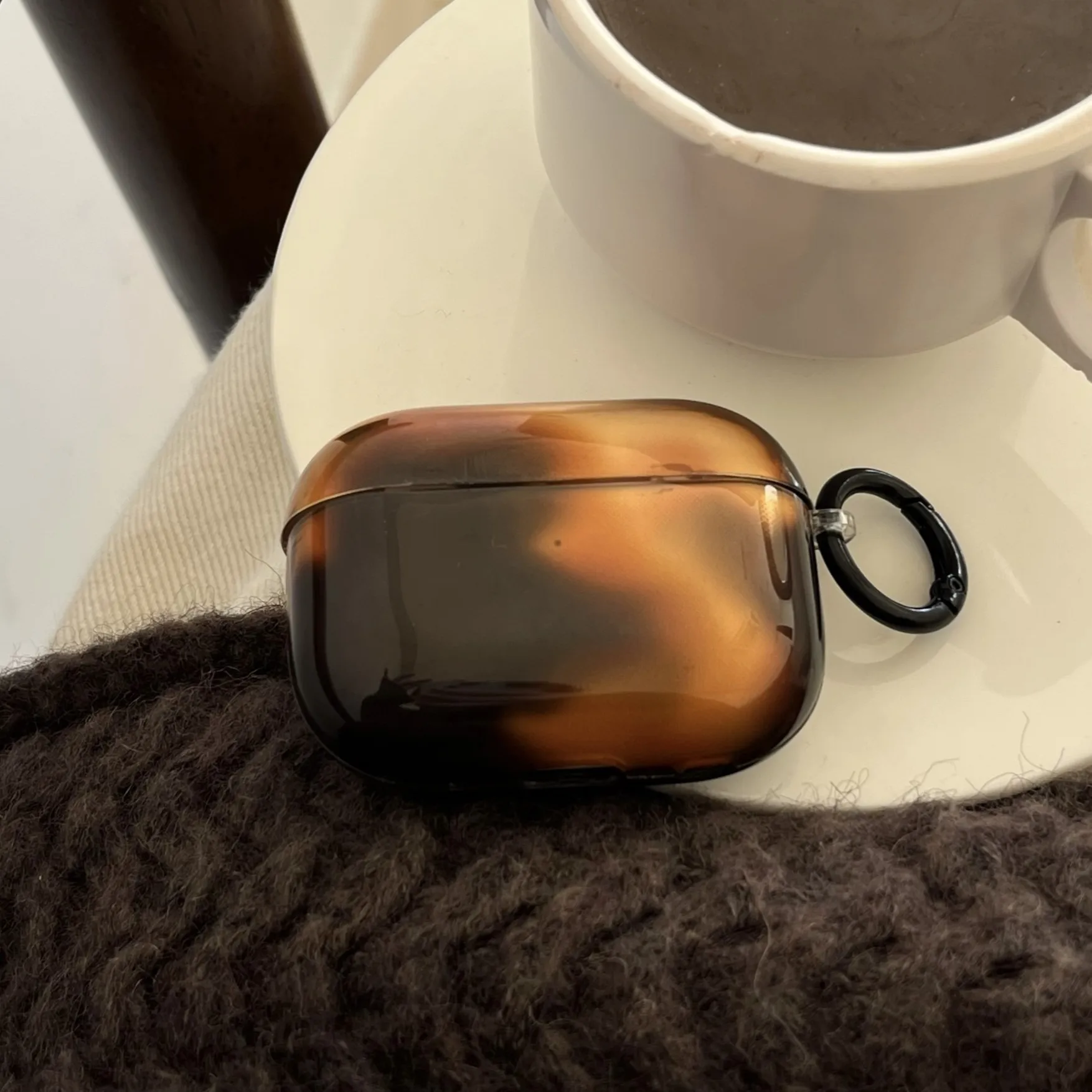 متدرج شفاف باللونين الأسود والبني + حلقة مناسبة لحافظة Apple Airpodspro2/Airpods Pro/Airpods4 Case/Airpods3 Case/Airp