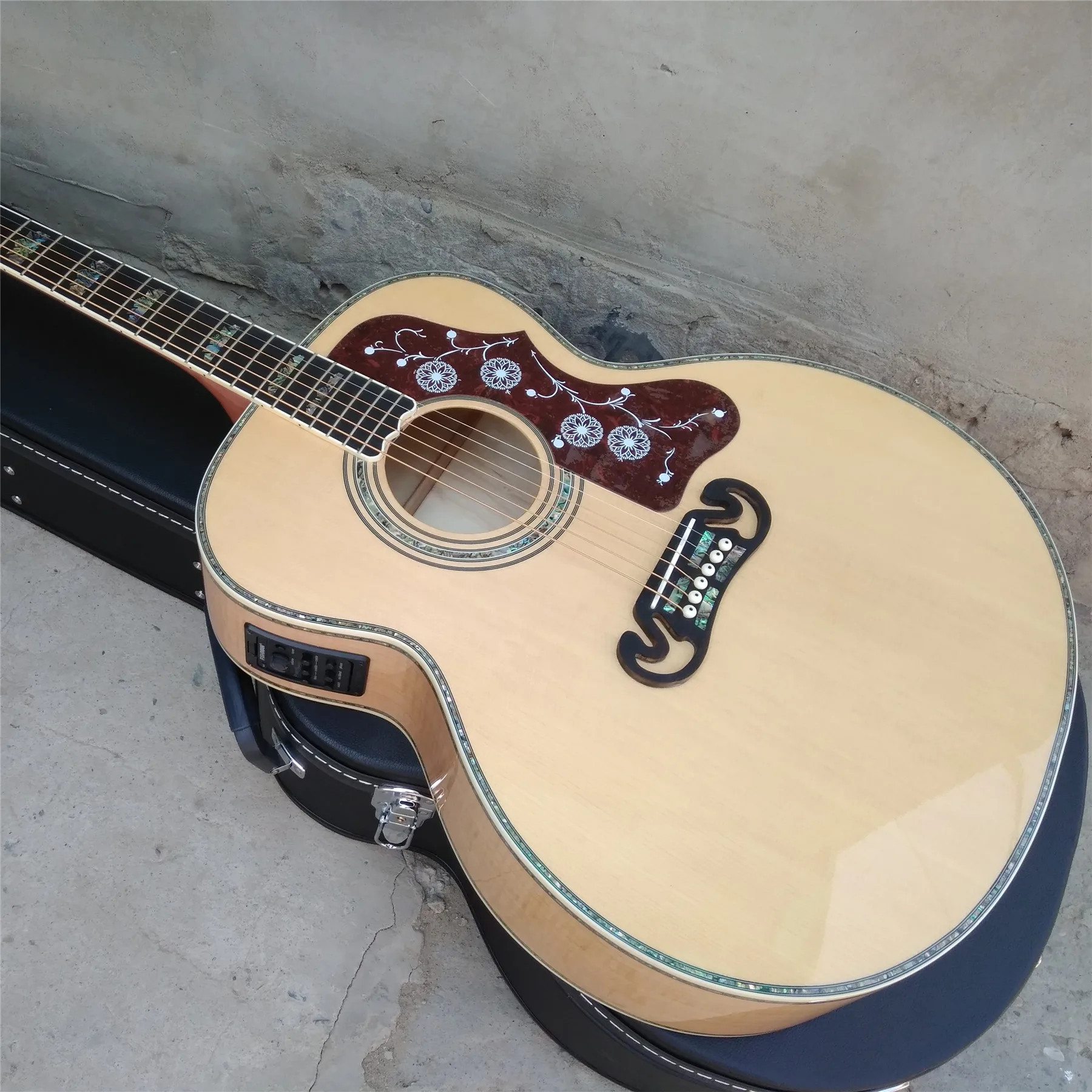 

43 Inches Solid Spruce Top J200 Acoustic Guitar Abalone Ebony Fingerboard Flame Maple Back and Sides