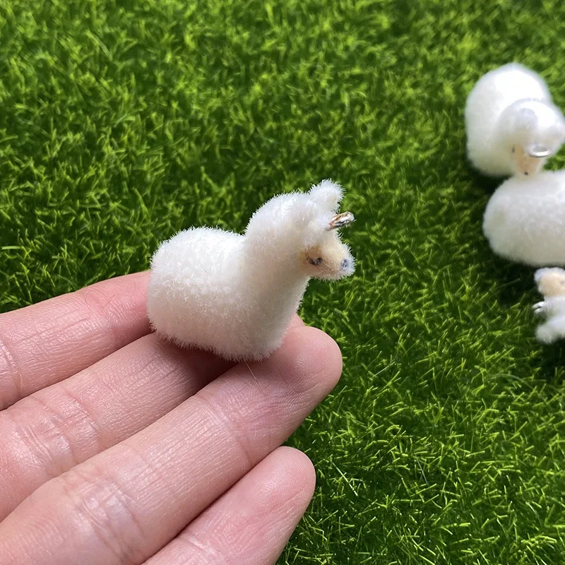 

30Pcs 3D Kawaii Flocked White Alpaca Animal Resin Charms Cartoon Plush Pendant For Bag Keychain Earrings DIY Crafts Jewelry Make