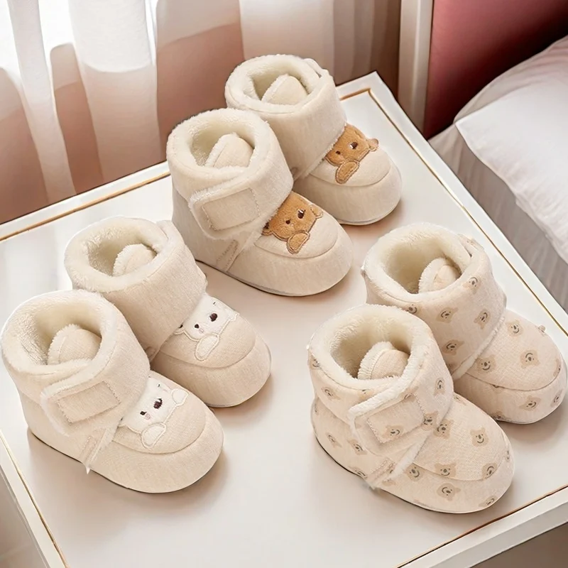 ベビーガールウィンターブーツ、暖かいウールの裏地、滑り止めソール、カジュアルスタイル、アンクルブーツスタイル、履き心地が良く脱ぎ履きしやすい、無地