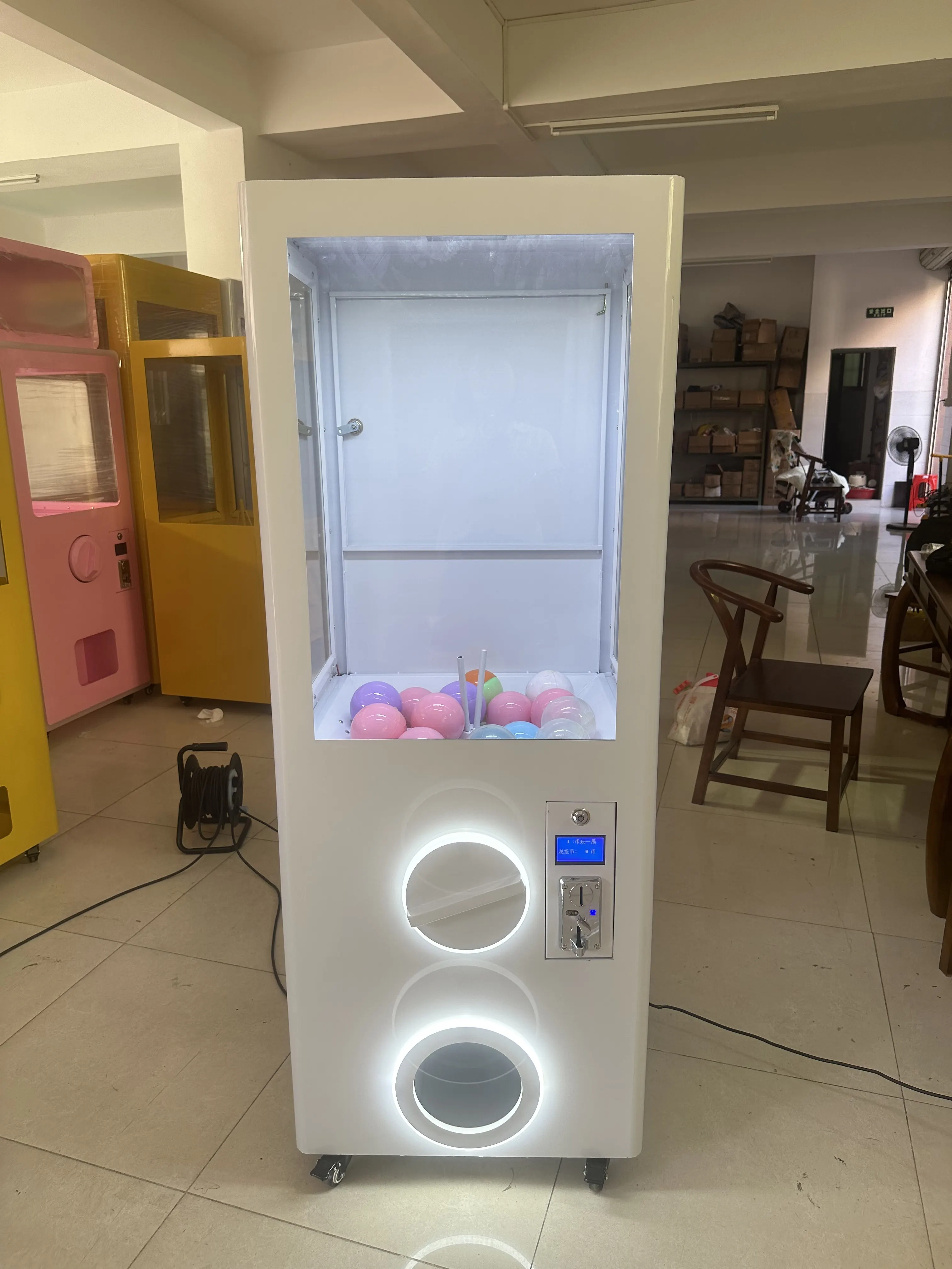 New Egg Twister Commercial Coin Scan Capsule Gift Machine