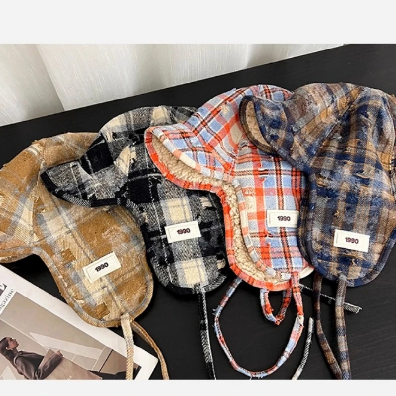 جديد ريترو ممزق منقوشة الرجال لي فنغ قبعة الشتاء في الهواء الطلق الصوف الدافئة ومتعددة الاستخدامات واقي أذن الدانتيل متابعة Bomber القبعات للنساء