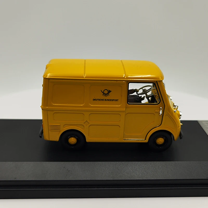 1:32 Scale Resin Goggo Transporter 400 Post Van Toys Cars Model Yellow Classics Adult Souvenir Collectibles Gifts Static Display