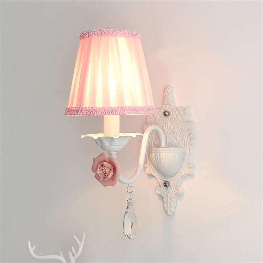 Imagem -02 - Luz de Parede Romântica com Design de Flor Rosa Estilo Europeu para Quarto Sala de Estar Princesa Quarto da Criança