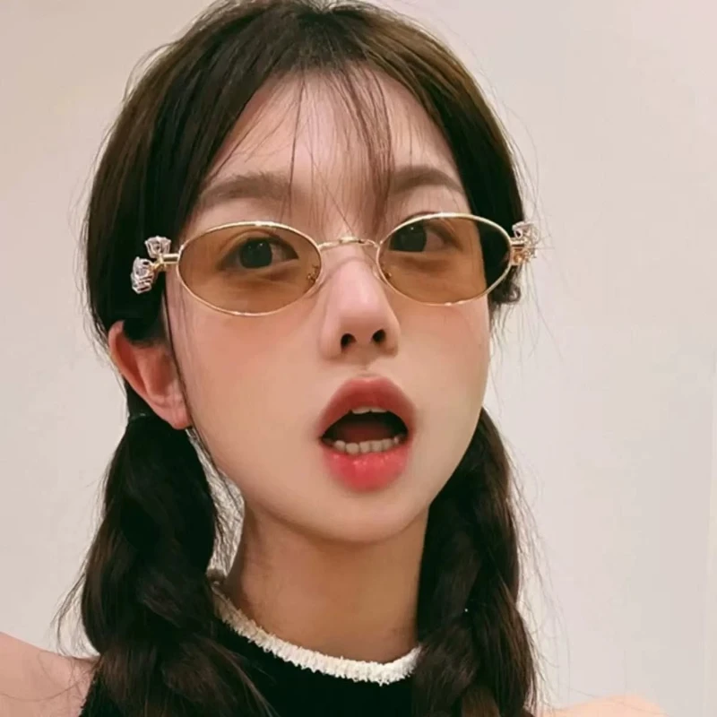 Fashion Oval Rhinestone Decor Eyeglasses Luxury Sense Plain Lens Sun Glasses Stylish Women Eyewear Compatible With Myopia Lenses