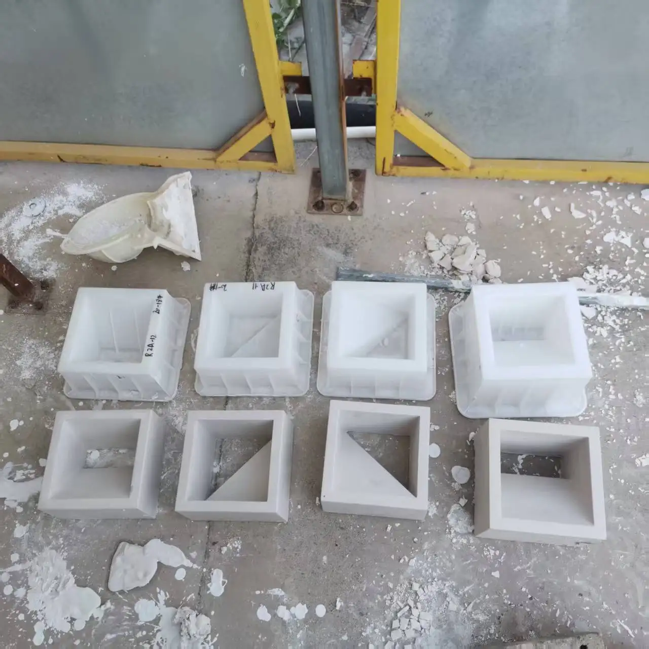Hot Sale 20x20x15cm Single Face Hollow Cement Brick Lightweight High Strength Concrete Block Building Material for Wall Construc