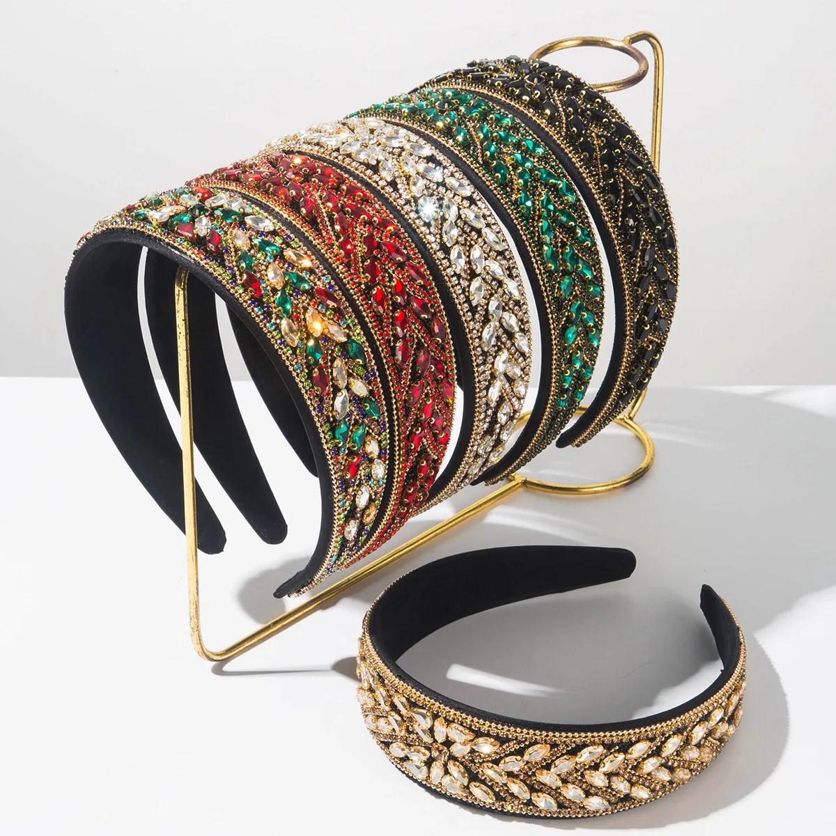 

Leaf Pattern Rhinestone Headband Intricate Beaded Hair Hoop Vintage Gold Chain Edge Hairband Women Formal Occasion Headpiece