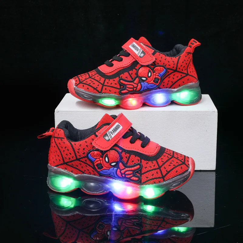 

2024 New Disney Boys and Girls Running Shoes Cartoon Boys Sports Net Shoes LED Bright Light Light Air Cushion Casual Shoes