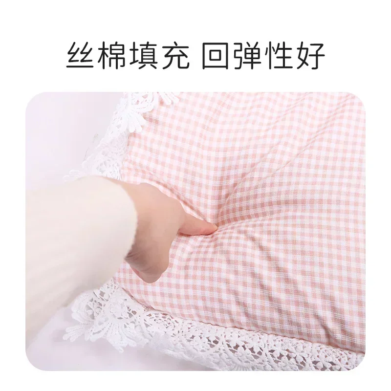 Only the cushion）Pet Car cushion Anti Dirt Cat and Dog Cat Inner Mat Fence Dog Small Cart Edge Mat Cute Lace
