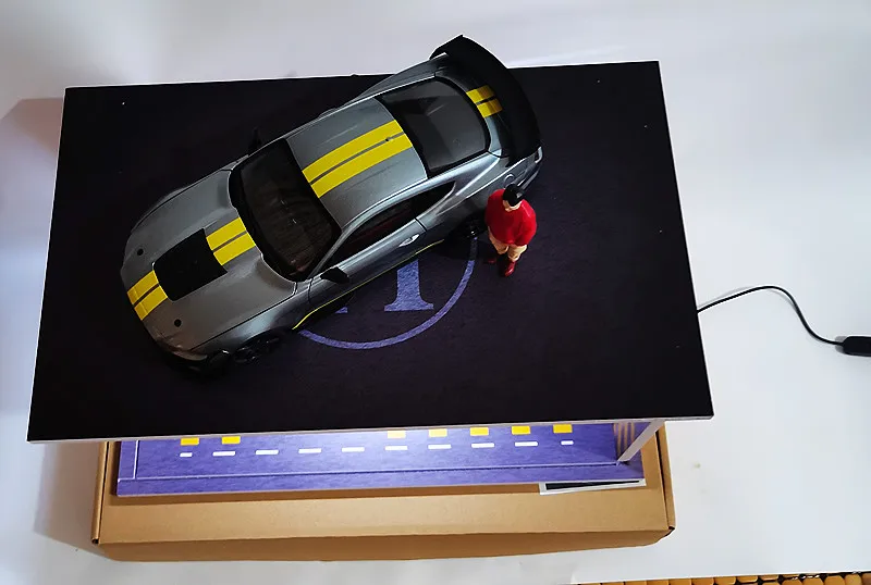 Diorama-Garagen-Vitrine im Maßstab 1:18, LED-Licht-Simulations-Parkplatz-Szenenmodell, staubdichte Ausstellungsbox für die Sammlung von Druckgussautos – Detail 5