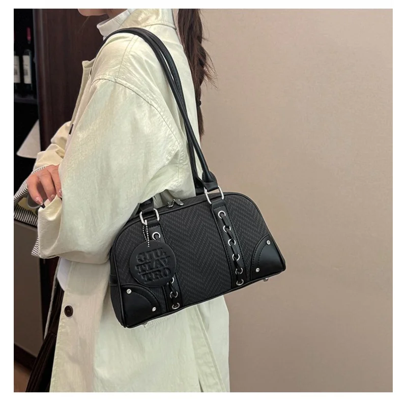 

Top-Tier Ladies Hand Bags Crafted From Octa-Printed Leather Boasting Trendy Luang Prabang Lasting Lightweight Soft Style​