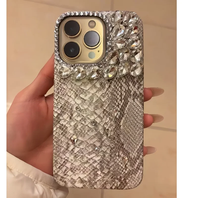 

LLuxury Chic Snake Leather Rhinestone Phone Casr For Iphone 16 15 14 13 12 11 Pro MAX X XR XS Bumper Shining Cover